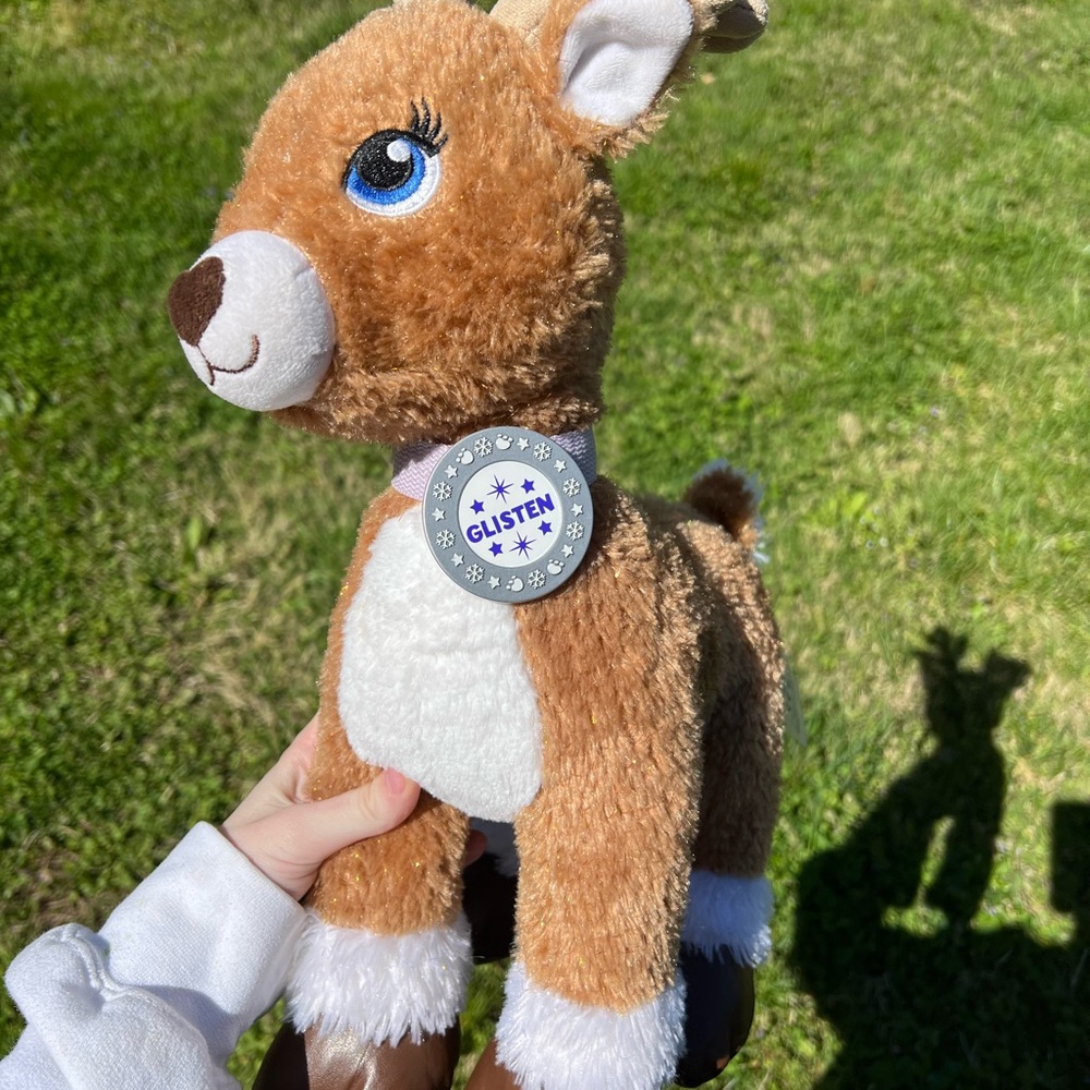 Build-A-Bear Workshop Glisten reindeer plush from the Merry Mission collection.